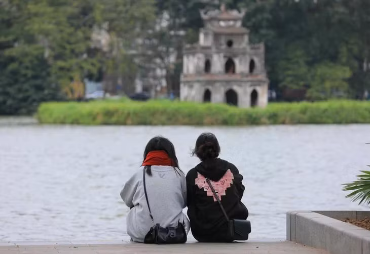 Thủ đô Hà Nội nhiều mây, sáng và đêm có mưa nhỏ, mưa phùn và sương mù. (Ảnh: Hoàng Hiếu/TTXVN)