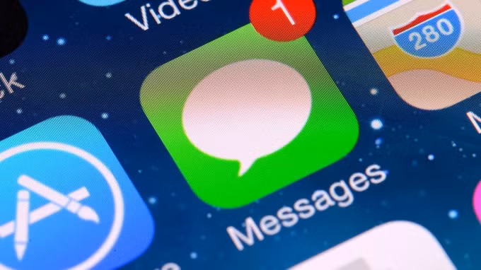 Apple đã nâng cấp RCS cho ứng dụng Nhắn tin trên iPhone, tuy nhiên màu sắc của ứng dụng này vẫn được giữ nguyên là màu xanh lá cây