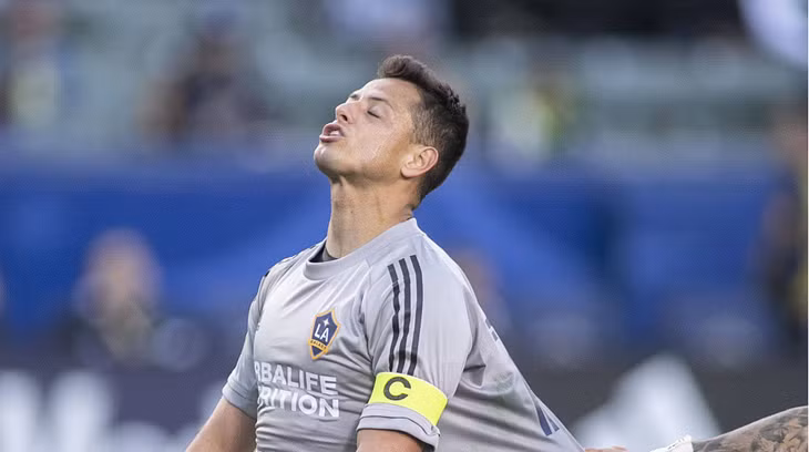 Chicharito có bến đỗ mới.