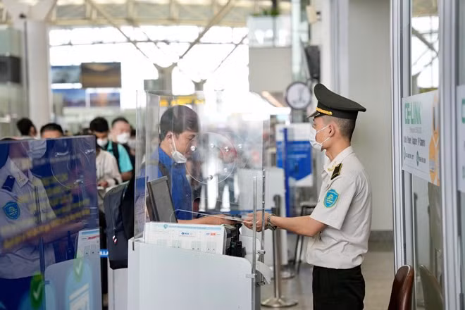 Hành khách có thể dùng giấy phép lái xe để làm thủ tục lên máy bay. Ảnh minh họa: Cảng HKQT Nội bài