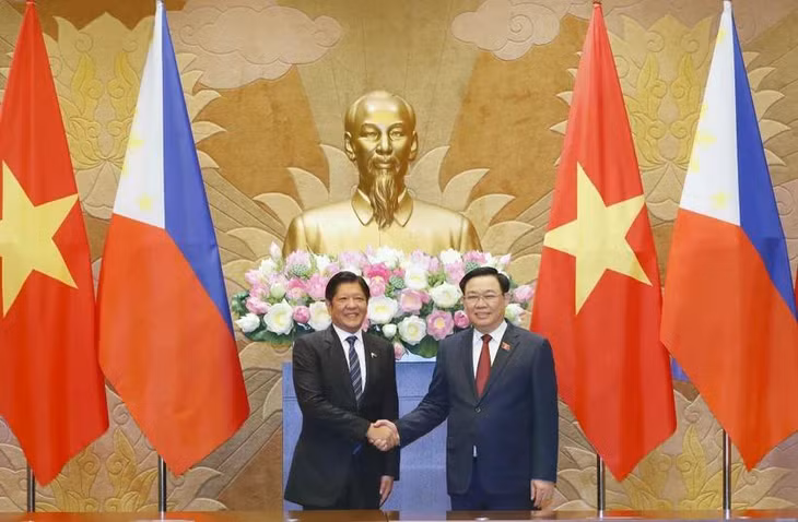 Chủ tịch Quốc hội Vương Đình Huệ hội kiến Tổng thống Cộng hòa Philippines Ferdinand Romualdez Marcos Jr. (Ảnh: Nhan Sáng/TTXVN)
