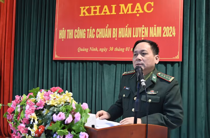 Đại tá Trần Văn Thanh, Phó Chỉ huy trưởng, Tham mưu trưởng BĐBP tỉnh phát biểu khai mạc hội thi.