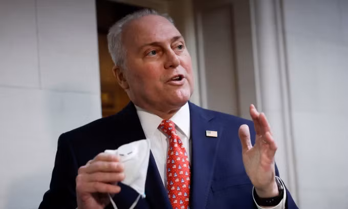 Lãnh đạo phe đa số Hạ viện Mỹ Steve Scalise tại tòa nhà quốc hội hôm 10/10. Ảnh: Reuters