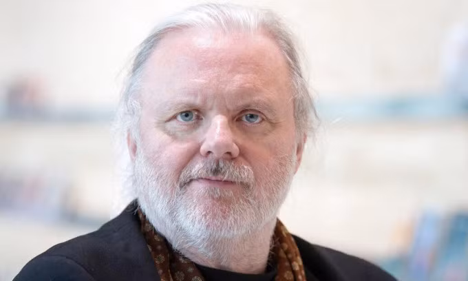 Nhà văn Jon Fosses. Ảnh: Boris Roessler