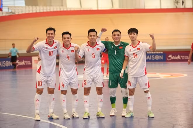 Tuyển futsal Việt Nam xếp nhì bảng B. Ảnh: Phan Hồng