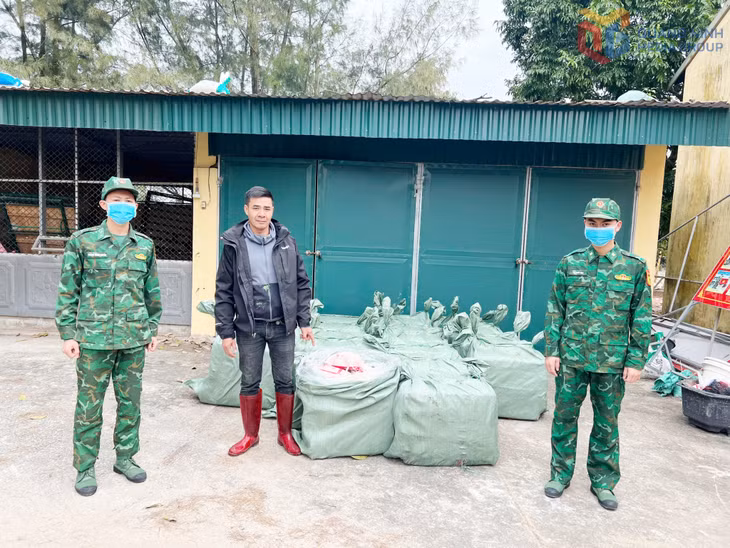  Đồn Biên phòng Trà Cổ bắt giữ vụ vận chuyển 1.200kg thịt vịt đông lạnh không rõ nguồn gốc ngày 3/1/2026.