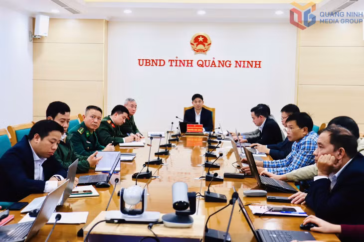 Các đại biểu dự tại điểm cầu Quảng Ninh.