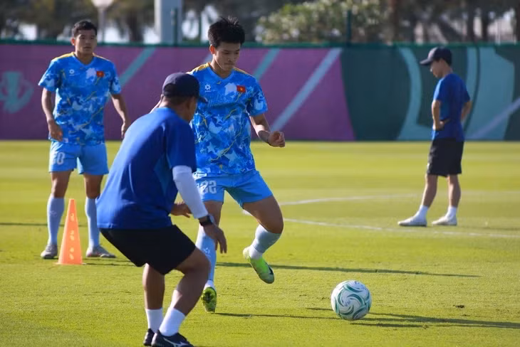 U23 Việt Nam sẵn sàng ghi bàn vào lưới U23 Trung Quốc - Ảnh: TED TRẦN