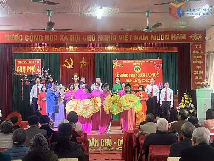 Tại các phường, xã, tổ dân phố, lễ mừng thọ, chúc thọ đều mang không khí vui vẻ, trang trọng vui tươi, phấn khởi, tiết kiệm, không phô trương, lãng phí, tháng 2/2025.