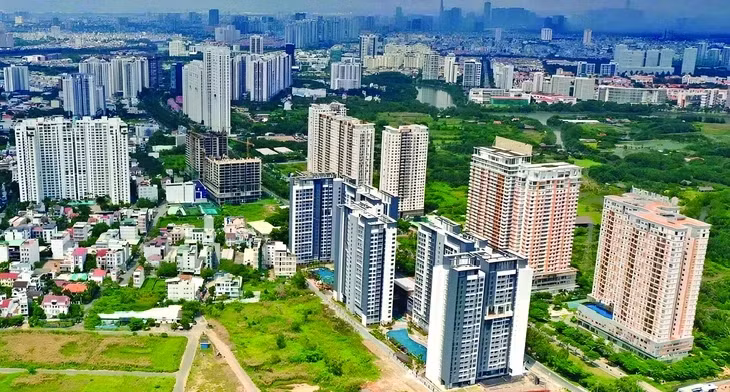 Giá nhà năm 2025 tăng vọt bất thường - Ảnh: QUANG ĐỊNH