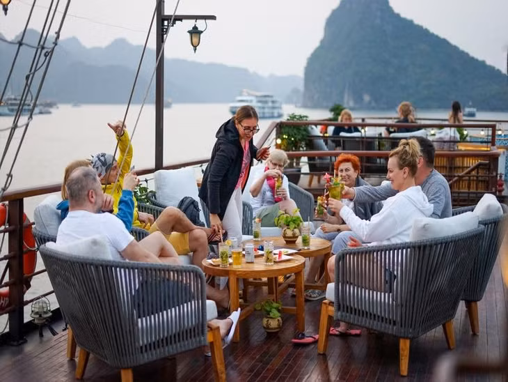 Hanoi Explore Travel – Đơn vị tổ chức Halong Bay Day Trip & Ninh Binh Tour uy tín hàng đầu tại Hà Nội ảnh 3