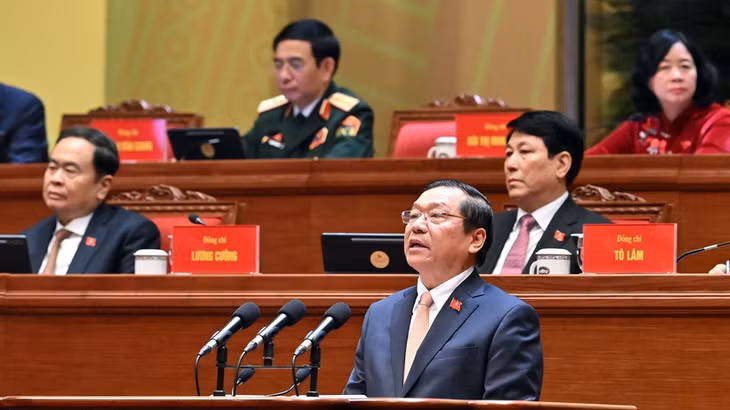 Đồng chí Lại Xuân Môn, Ủy viên Trung ương Đảng, Bí thư Đảng ủy, Phó Trưởng ban Thường trực Ban Tuyên giáo và Dân vận Trung ương, tham luận về vấn đề "Công tác chính trị, tư tưởng trong kỷ nguyên mới."