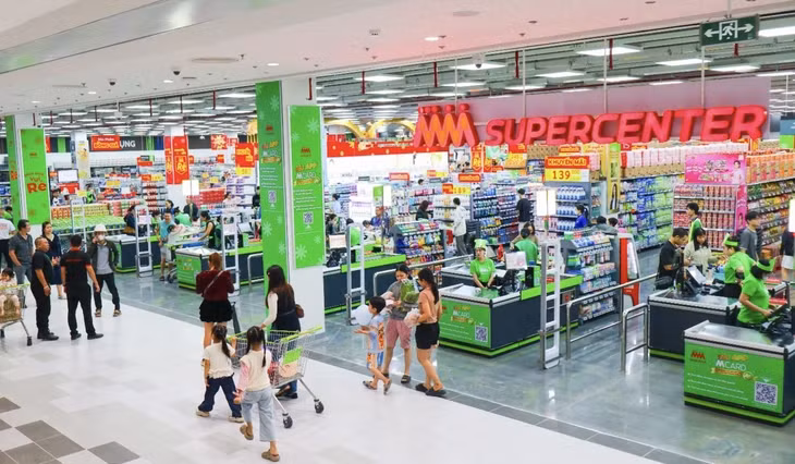 Bên trong MM Supercenter Đà Nẵng vừa được khai trương vào tháng 11-2025 - Ảnh: MMVN