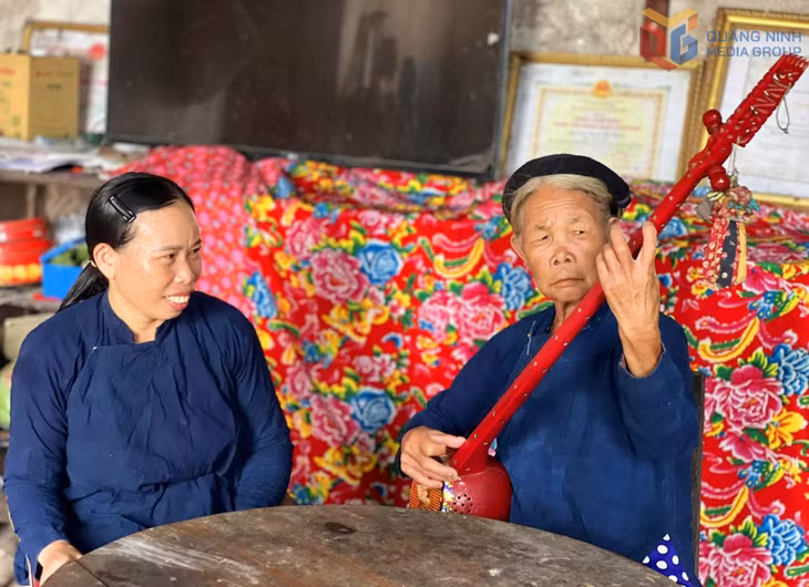 Đồng bào dân tộc thiểu số quan tâm bảo tồn phát huy giá trị văn hóa của địa phương, góp phần thúc đẩy du lịch.