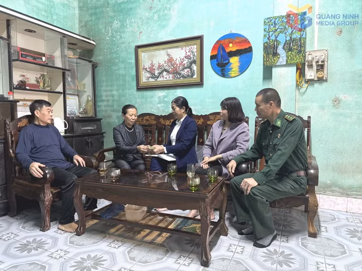 Nhân dân khu Trại Mới A (phường Bình Khê) tích cực hưởng ứng cuộc vận động "Vì người nghèo".