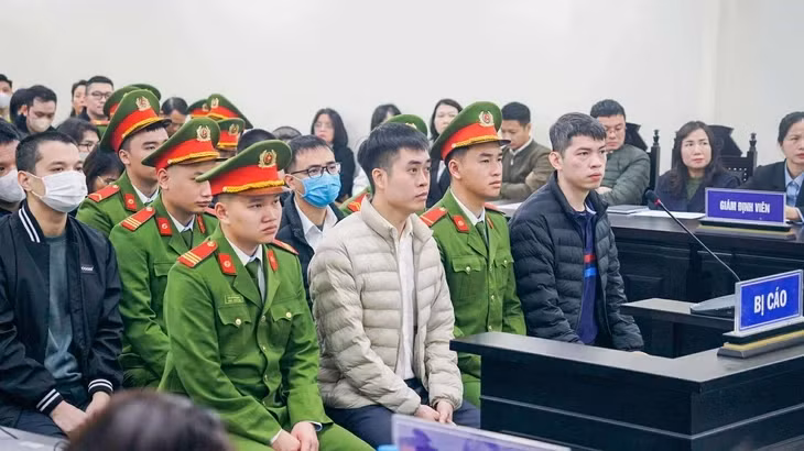 Các bị cáo tại phiên tòa - Ảnh: GIANG LONG