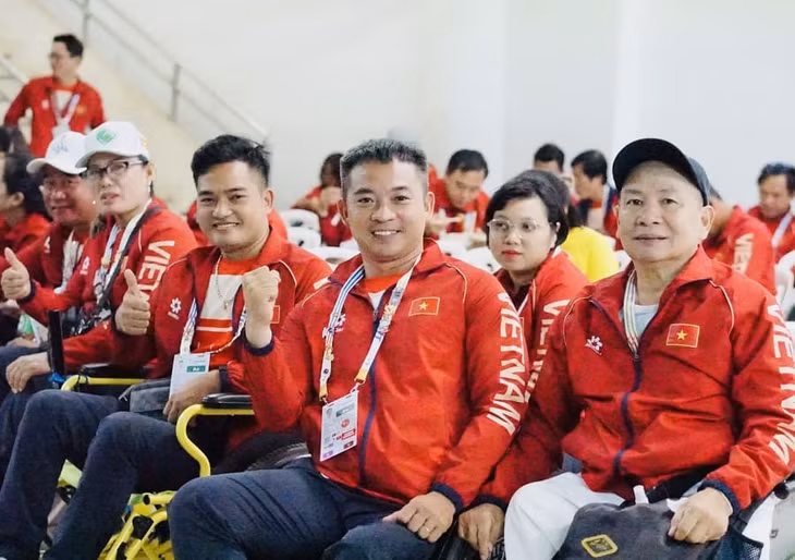 Các vận động viên thể thao người khuyết tật Việt Nam trước khi tham dự Lễ bế mạc ASEAN Para Games 13. Ảnh: Ủy ban Paralympic Việt Nam