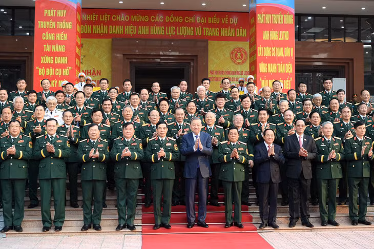 Tổng Bí thư Tô Lâm với các đại biểu tại buổi lễ. (Ảnh: ĐĂNG KHOA)