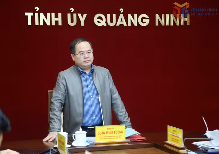 Đồng chí Quản Minh Cường, Ủy viên Trung ương Đảng, Bí thư Tỉnh ủy, Trưởng Đoàn ĐBQH tỉnh phát biểu chỉ đạo tại buổi làm việc.
