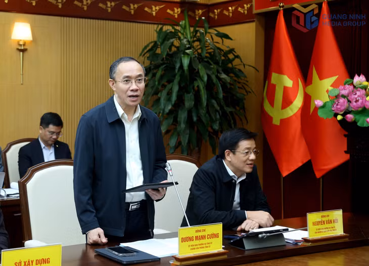 Đồng chí Dương Mạnh Cường, Chánh Văn phòng Tỉnh ủy phát biểu tại buổi làm việc.