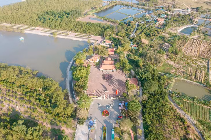 Đền Trần Hưng Đạo - miếu Vua Bà trong quần thể di tích lịch sử Bạch Đằng. Ảnh: Chiến Thắng (CTV)