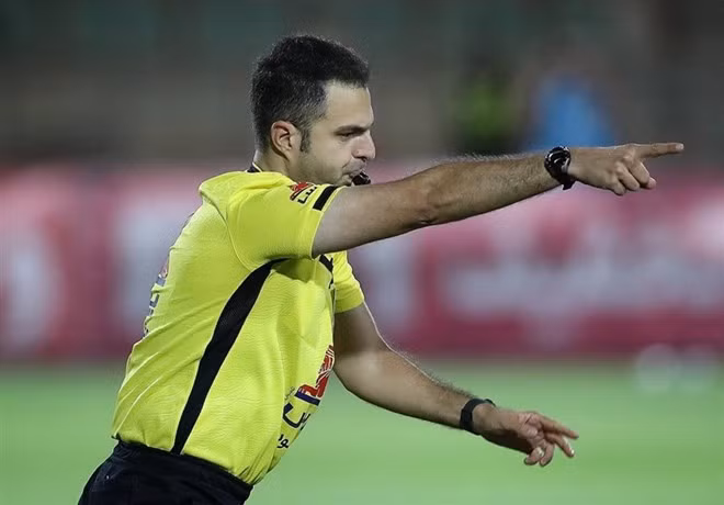 Trọng tài FIFA người Iran bắt chính trận đấu của U23 Việt Nam, nổi tiếng kỷ luật và nghiêm khắc. Ảnh: AFC