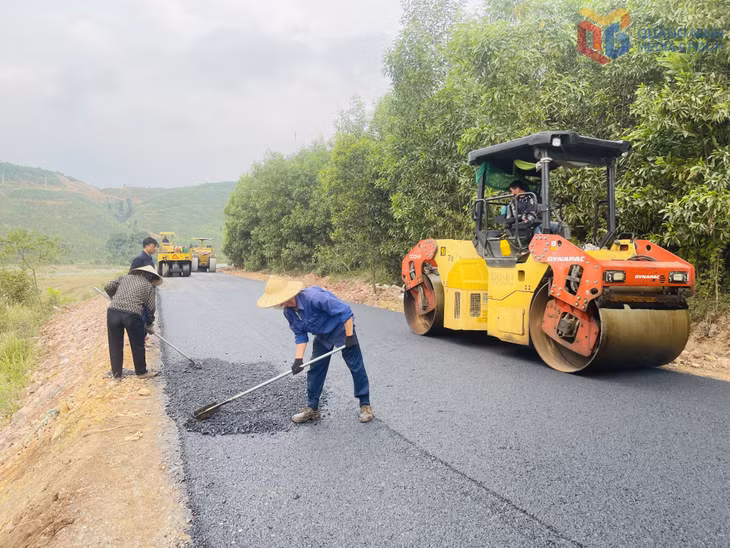 Hạ tầng giao thông trên địa bàn xã Kỳ Thượng đang được quan tâm đầu tư, mang lại diện mạo nông thôn mới khang trang.