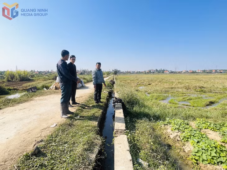 Người dân mong muốn chính quyền địa phương và đơn vị quản lý sớm có giải pháp khắc phục các đoạn kênh bị nứt gãy.