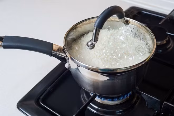 Chuyên gia cảnh báo tác động sức khỏe từ bếp ga. Ảnh: Quốc Chung