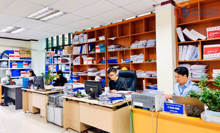 CBCC Phòng NN&amp;MT (UBND đặc khu Vân Đồn) xử lý hiệu quả công việc ngay sau sắp xếp tổ chức bộ máy. Ảnh: Mạnh Trường