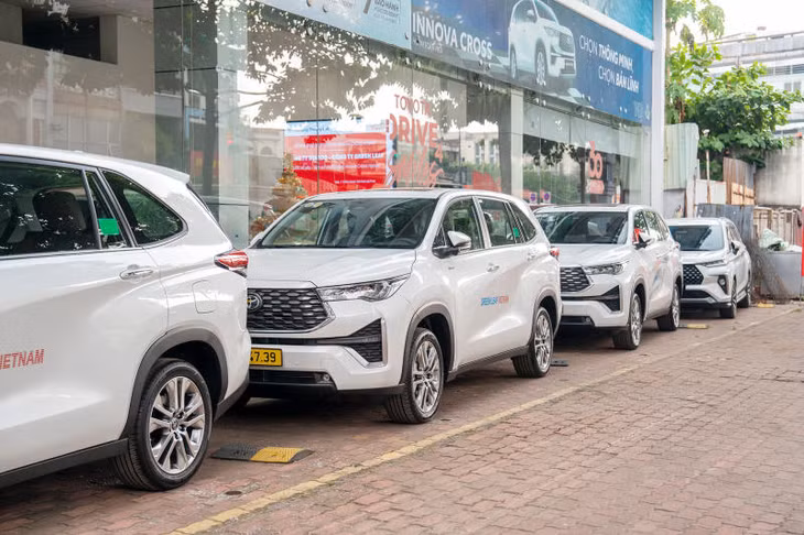 Nhu cầu thuê xe đón tiễn giữa hai sân bay Tân Sơn Nhất và Long Thành tăng mạnh