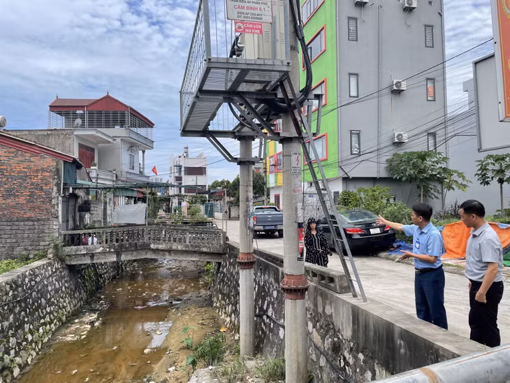 Tuyến suối Ba Toa (phường Cẩm Bình) được nạo vét, thu gom rác, khơi thông dòng chảy.
