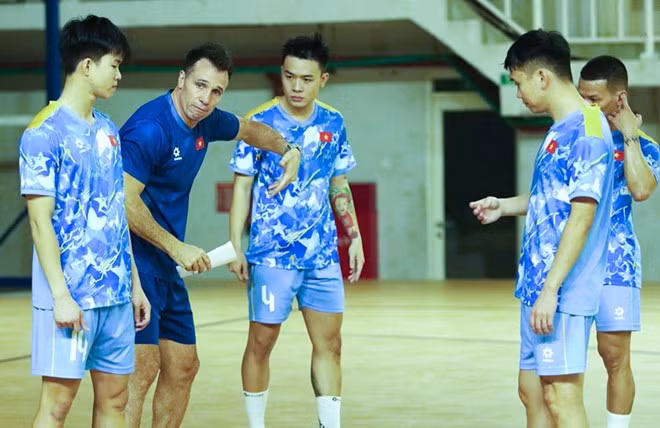 Tuyển futsal Việt Nam hoàn tất công tác chuẩn bị cho trận gặp tuyển futsal Thái Lan. Ảnh: VFF