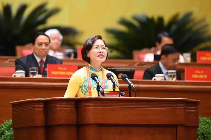 Đại diện Đảng bộ, chính quyền và nhân dân phường Mỹ Hào (Hưng Yên), đồng chí Trần Thị Thanh Thủy tham gia thảo luận.