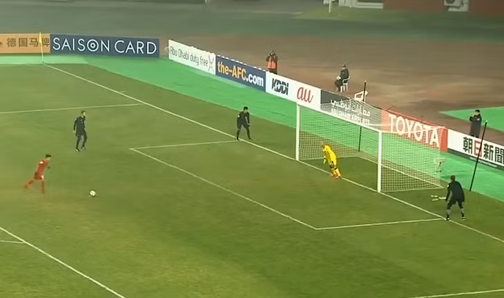 Quả phạt đền của Vũ Văn Thanh ở vòng chung kết U23 châu Á 2018 - Ảnh: Q.T.