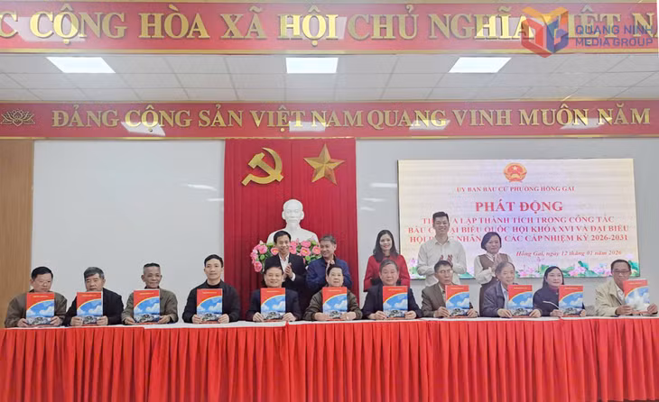 Các tổ bầu cử trên địa bàn phường Hồng Gai ký giao kết thi đua lập thành tích trong công tác bầu cử đại biểu Quốc hội khóa XVI và đại biểu HĐND các cấp, nhiệm kỳ 2026 – 2031.