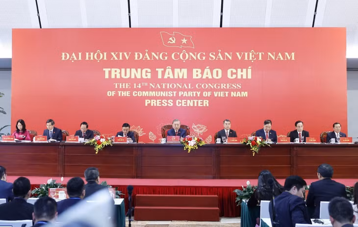 Tổng Bí thư Tô Lâm chủ trì buổi họp báo. 