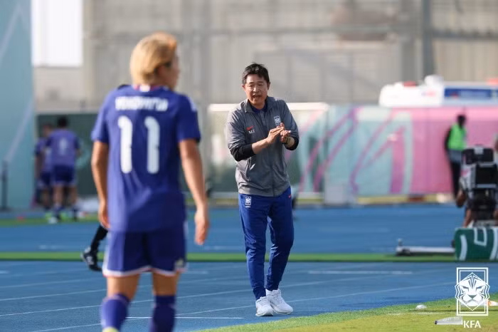 Huấn luyện viên Lee Min-sung của U23 Hàn Quốc chịu sức ép lớn trước trận gặp U23 Việt Nam. Ảnh: LĐBĐ Hàn Quốc
