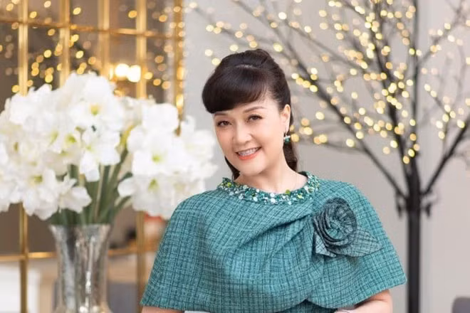 Ở tuổi 50, nghệ sĩ Vân Dung hiện có cuộc sống bình yên, trọn vẹn bên gia đình. Ảnh Nghệ sĩ cung cấp