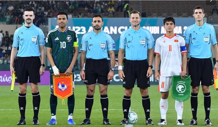 Tổ trọng tài Úc từng bắt chính trận đấu giữa U23 Việt Nam với U23 Saudi Arabia ở vòng bảng sẽ làm nhiệm vụ ở trận bán kết giữa U23 Việt Nam với U23 Trung Quốc - Ảnh: AFC