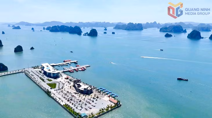 Bến cảng cao cấp Ao Tiên.