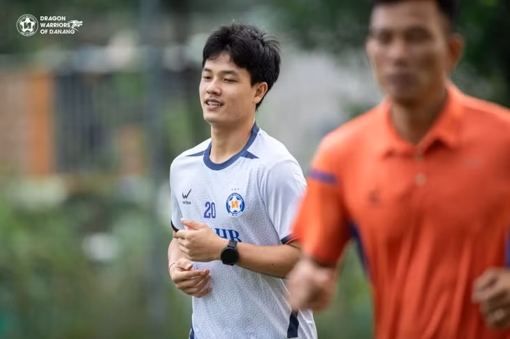Lương Duy Cương chia tay câu lạc bộ Đà Nẵng. Ảnh: ĐNFC