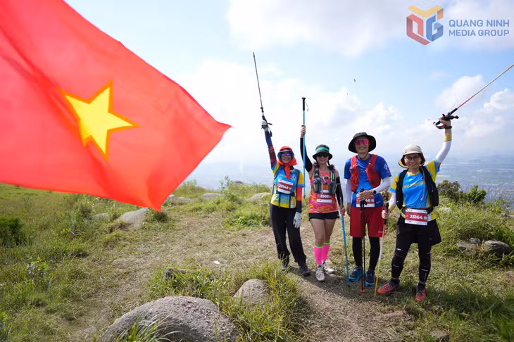 Lần đầu tiên tổ chức với cự ly 50km, Yên Tử Ultra Trail 2025 không chỉ mang đến một hành trình giàu trải nghiệm mà còn góp phần quảng bá sâu rộng các giá trị nổi bật toàn cầu của Quần thể di tích và danh thắng Yên Tử - Vĩnh Nghiêm - Côn Sơn, Kiếp Bạc vừa được UNESCO ghi danh Di sản Văn hóa thế giới. Đồng thời, sự kiện là hoạt động cụ thể kích cầu du lịch, bổ sung sản phẩm du lịch thể thao mới trong lộ trình phát triển công nghiệp văn hóa của địa phương.