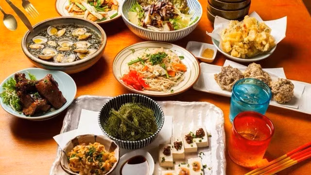 Ăn tiệc nhiều nếu không kiểm soát sẽ khiến tăng cân nhanh. Ảnh đồ hoạ: Hương Sơn