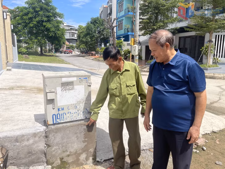 Khu 7, phường Cao Xanh là khu vực bị ngập sâu mỗi khi có triều cường khiến việc bố trí các tủ điện gặp khó khăn.