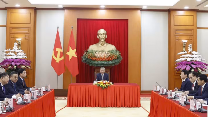 Tổng Bí thư Tô Lâm điện đàm Tổng thống Hàn Quốc Lee Jae Myung. (Ảnh: TTXVN)