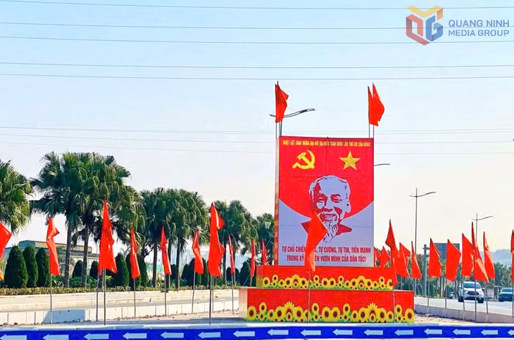 Sắc đỏ cờ hoa chào mừng Đại hội XIV của Đảng trải khắp các địa bàn trong tỉnh.