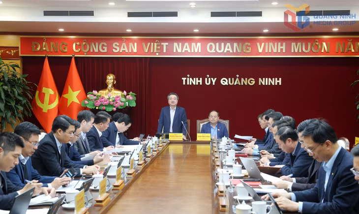 Đoàn công tác Ban Chính sách, chiến lược Trung ương làm việc với Ban Thường vụ Tỉnh ủy.