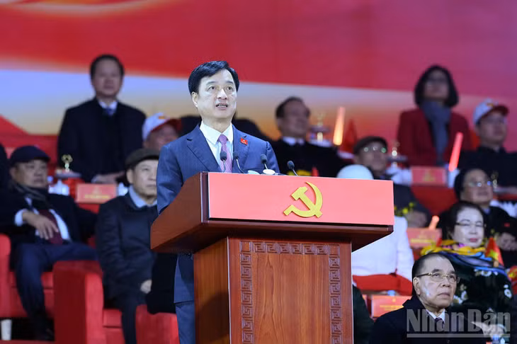 Bí thư Thành ủy Nguyễn Duy Ngọc phát biểu khai mạc chương trình.