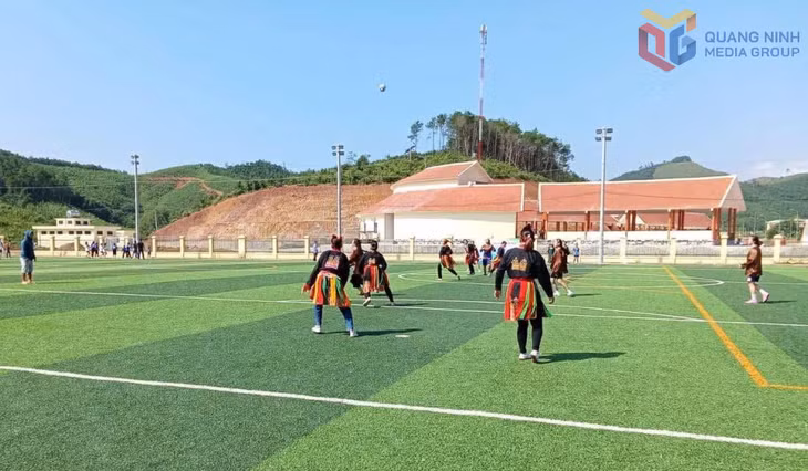 Đời sống văn hóa tinh thần của bà con các dân tộc trong xã ngày càng được nâng cao.